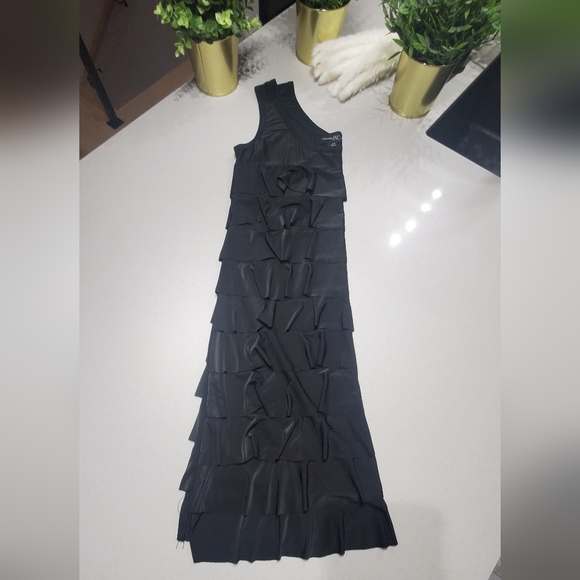 INTERNATIONAL INC Jolie petite robe noire avec superposition de tissus - Picture 6 of 6